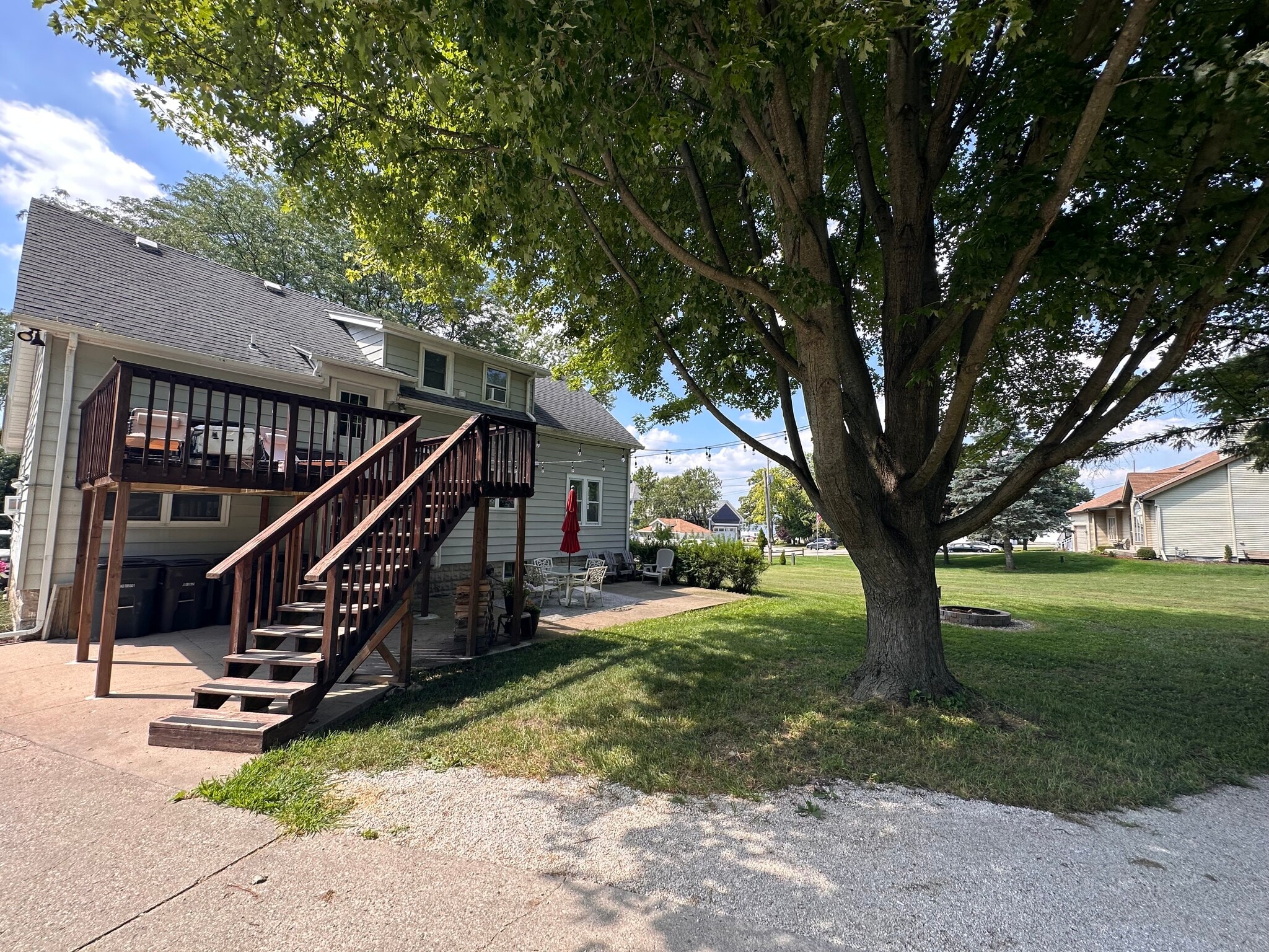 Building Photo - W267N2926 Peterson Dr