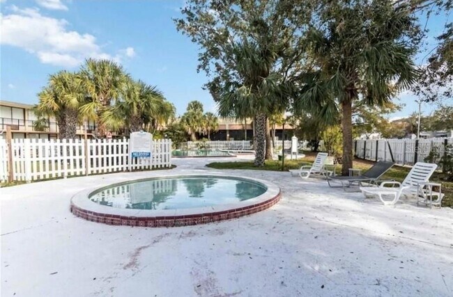 Building Photo - 7900 S Orange Blossom Trail