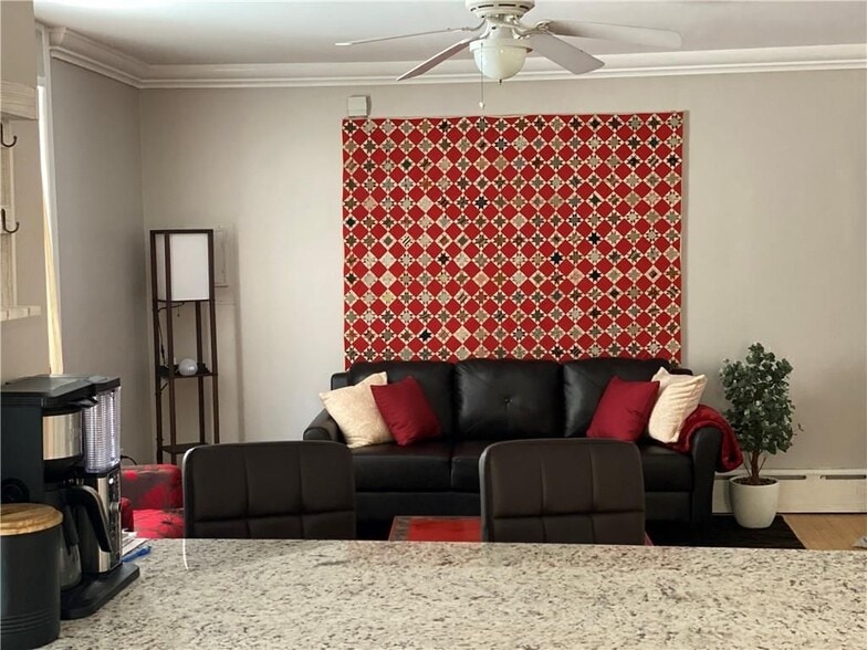 Building Photo - 481 Pine St