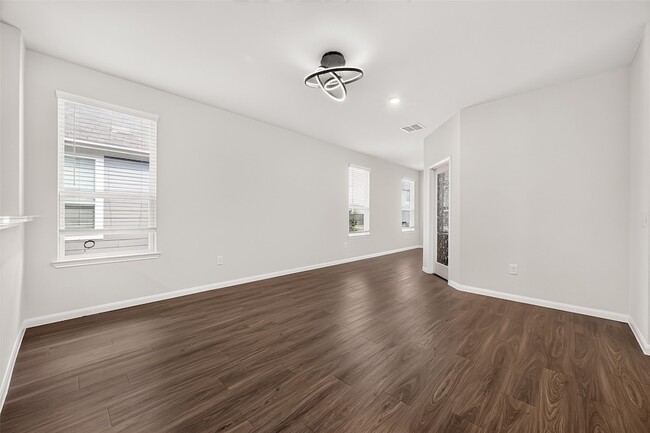 Building Photo - 16039 Kingfield Haven Dr