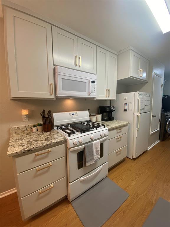 Building Photo - 12306 Deer Falls Dr