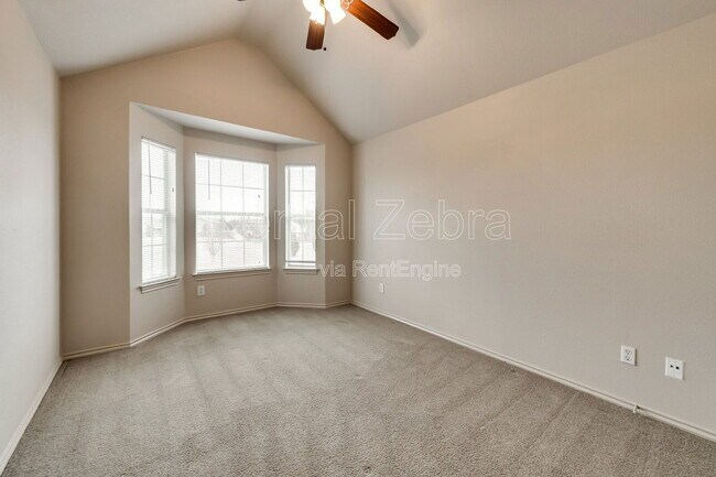 Building Photo - 902 Astaire Ave