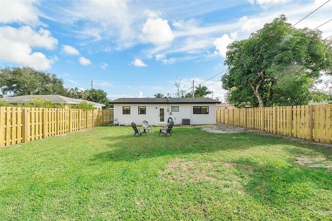 Building Photo - 513 NW 17th Ave