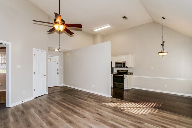 Building Photo - 115 Winding Creek Dr