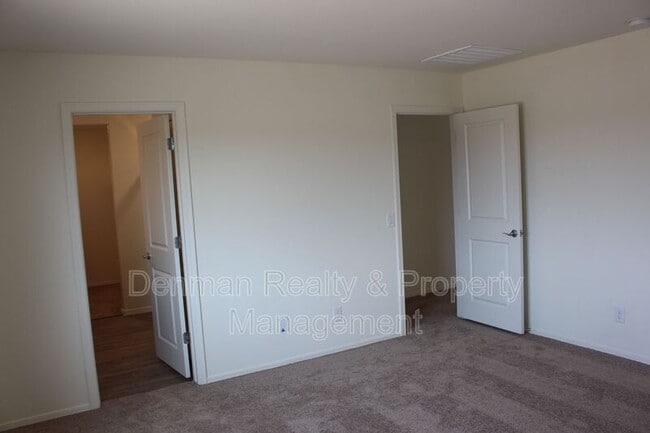 Building Photo - 1552 E Inouye Dr