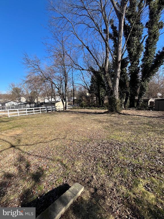 Building Photo - 1331 E Longview Dr