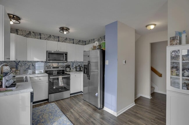 Building Photo - 8277 Deering Oaks Dr