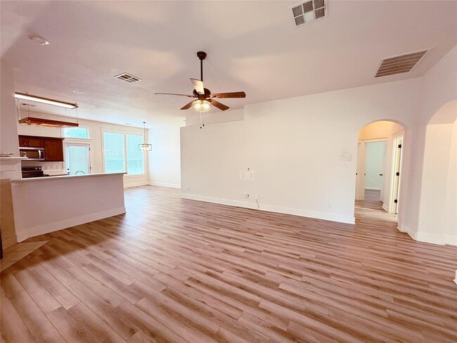 Building Photo - 207 Mollie Dr