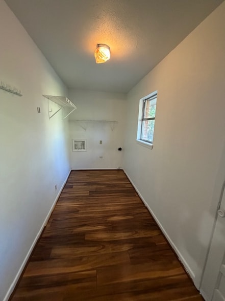 Building Photo - 725 Falcon Dr