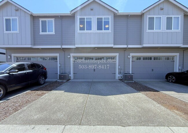 Building Photo - RECEIVE $500 OFF! READY NOW! CALL TODAY! Modern Hillsboro Townhome with AC, Electric Fireplace, a...