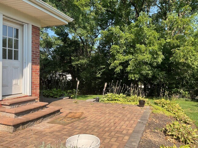 Building Photo - 1722 Cornell Rd