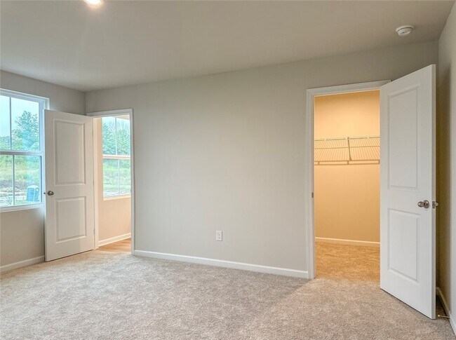 Building Photo - 16 Trailhead Rd