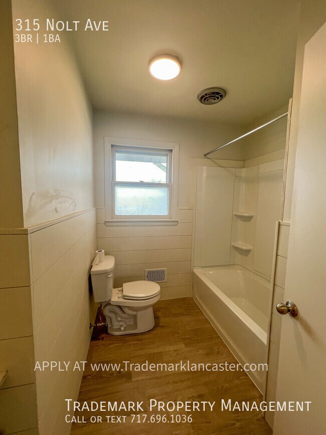 Building Photo - Nice 3 Bedroom Rancher