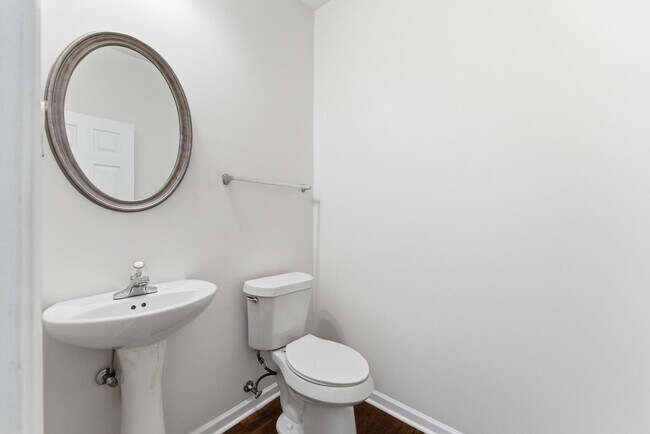 Building Photo - 2522 Laurel Cir NW