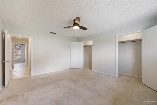 Building Photo - 18 Martin Ave