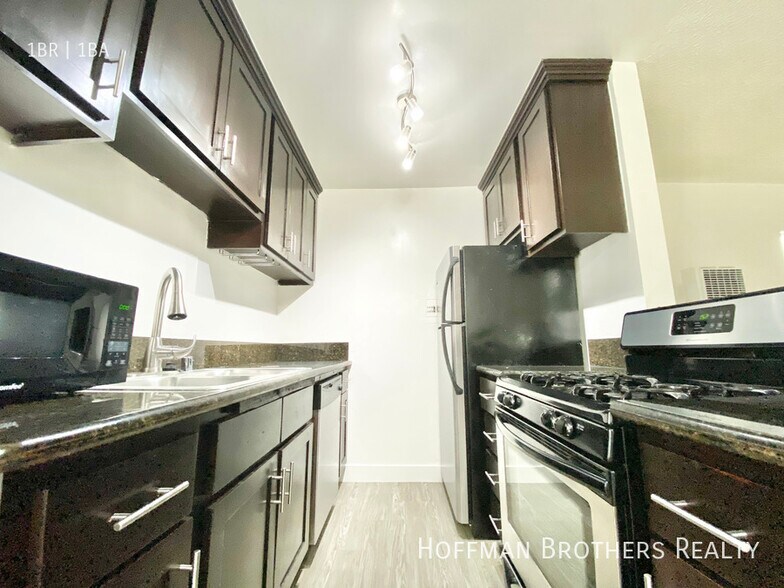 Building Photo - 12811 Caswell Ave