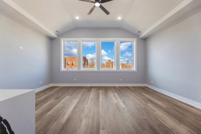 Building Photo - 5809 S Indiana Ave