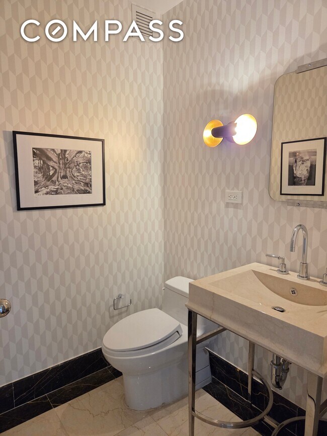 Building Photo - 80 Columbus Cir