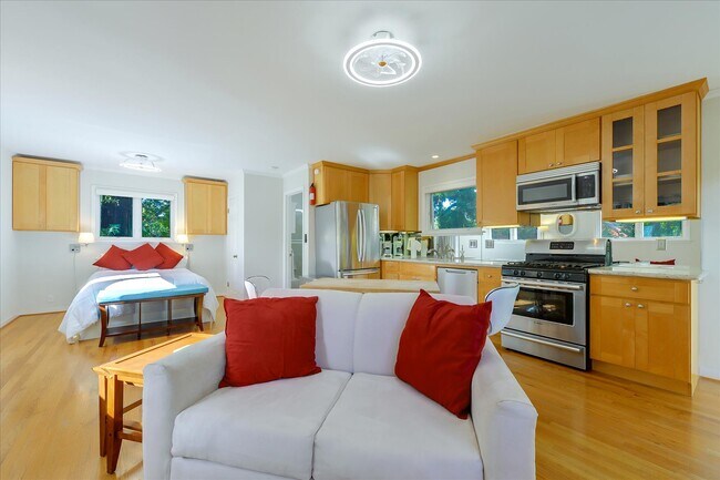 Building Photo - 60 Corto Ln