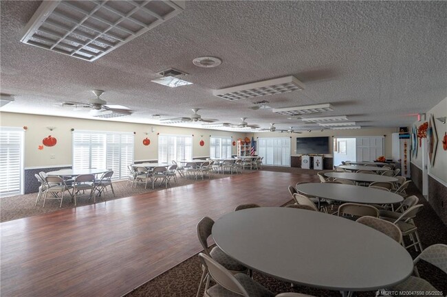 Building Photo - 2950 SE Ocean Blvd