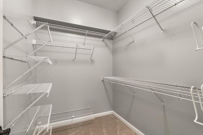 Building Photo - 331 Carpenter Dr NE