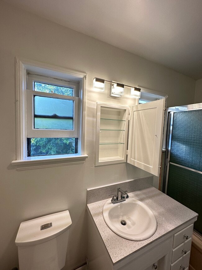 Bathroom Vanity - 306 N Screenland Dr