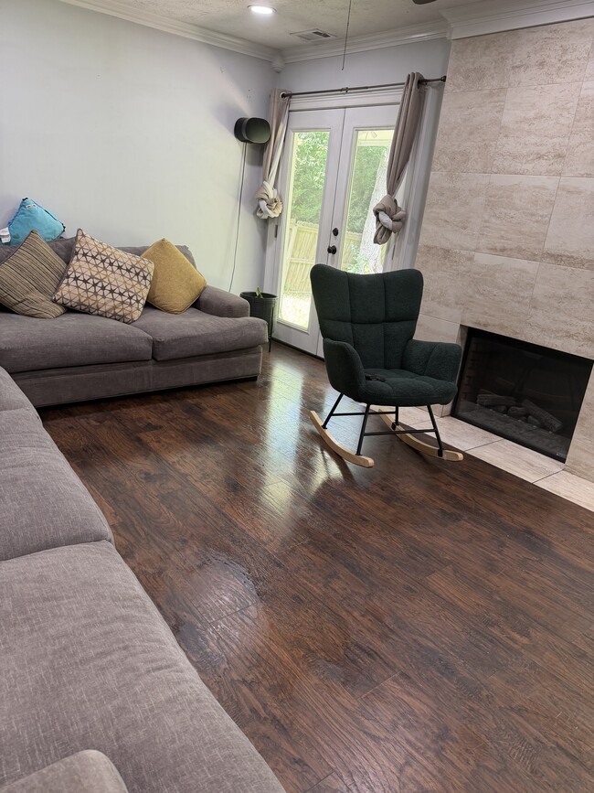 Building Photo - 106 Timber Walk