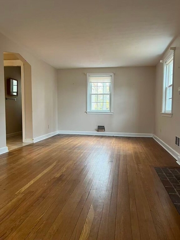 Building Photo - 28 Webb St