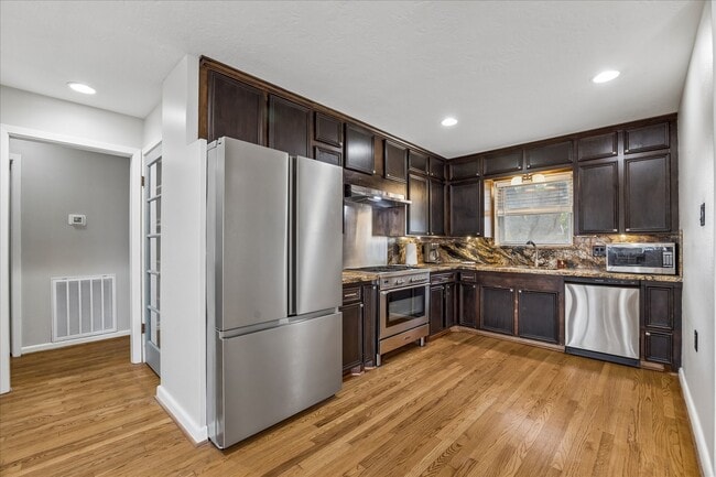 Building Photo - 510 S Belknap St