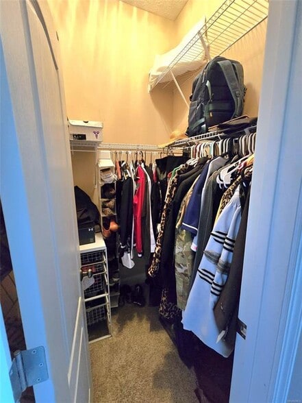 Building Photo - 310 High Pt Rdg