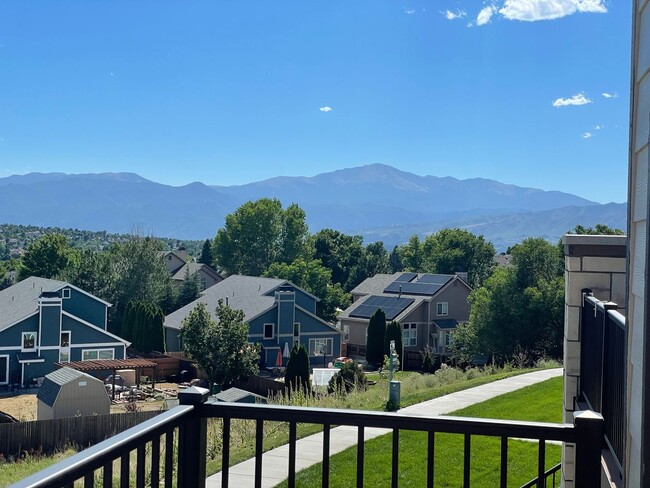 Building Photo - Impressive 4 Bedroom Townhome Nestled in M...