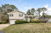 Building Photo - 2973 Landmark Dr SE