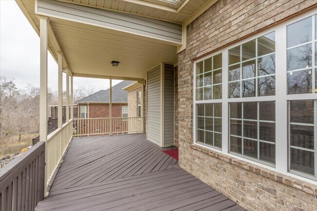 Building Photo - 1661 Jamestown Ave