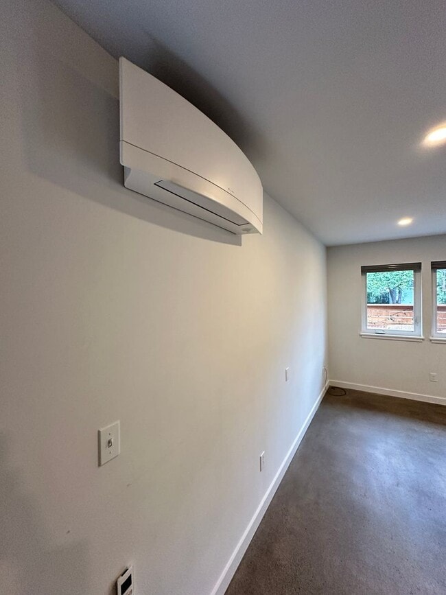 Building Photo - Brand New ADU in NE Portland!