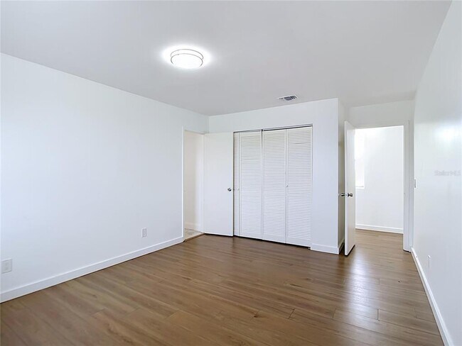 Building Photo - 3303 6th St SW