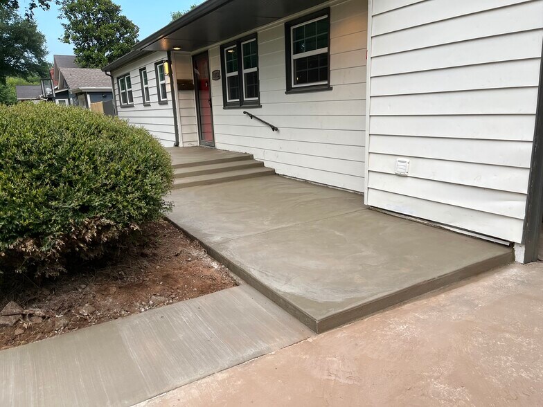 New walkway entrance - 1012 Elmwood St