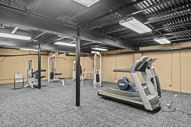 Building Photo - 250 Little St