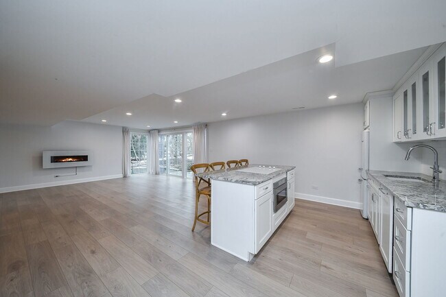 Building Photo - 945 Anne Rd