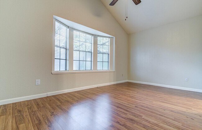 Building Photo - 1411 Gracy Farms Ln