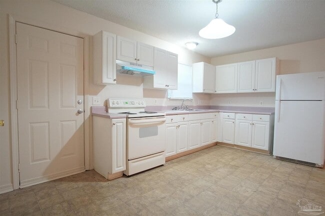 Building Photo - 4121 Woodfin Cir