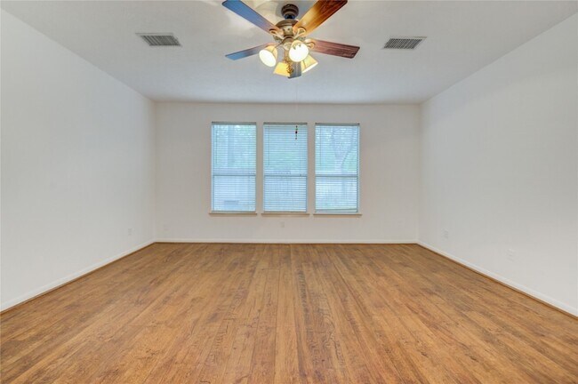 Building Photo - 16464 Beewood Glen Dr