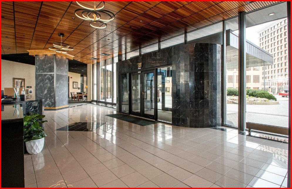 Building Photo - 125 SW Jefferson Ave