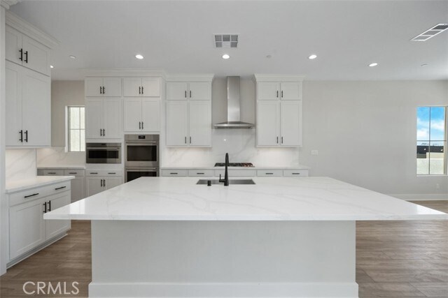 Building Photo - 9355 Astor