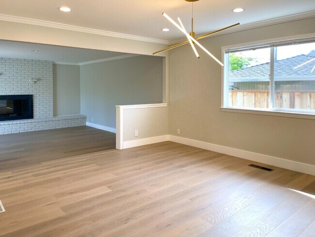 Building Photo - 1481 Lemos Ln