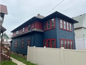 Building Photo - 1325 N 39th St