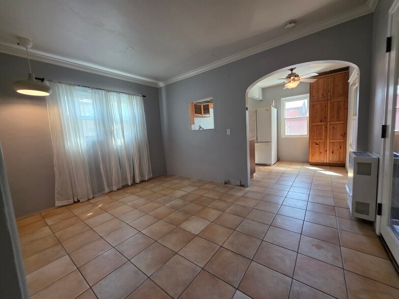 2 - 4649 W Point Loma Blvd