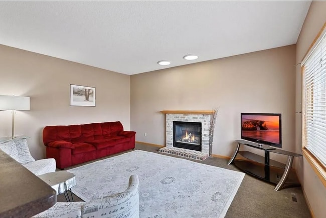 Building Photo - 2142 Groveland Way