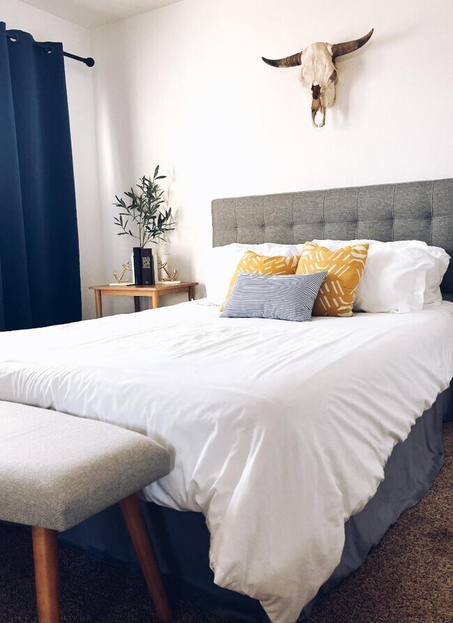 Building Photo - 3504 Shoreline Bluff Ln