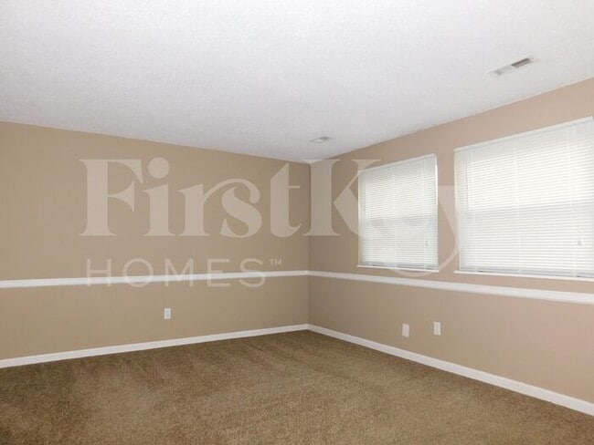 Building Photo - 2489 Millvalley Dr