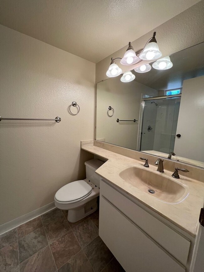 Building Photo - ROSEMONT 3 BR 2 BA House